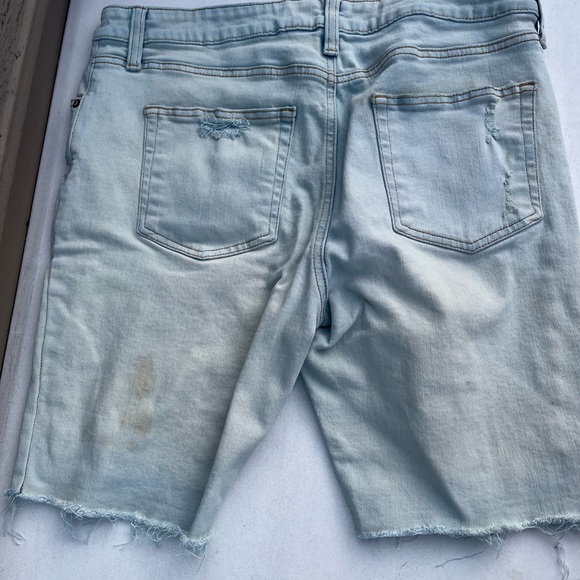 no boundaries jean shorts - Picture 2 of 3